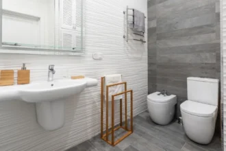 Begini Adab Masuk ke Kamar Mandi!