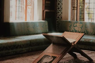 Apa Makna Ungkapan Agama adalah Nasihat? Ternyata Begini Penjelasannya!