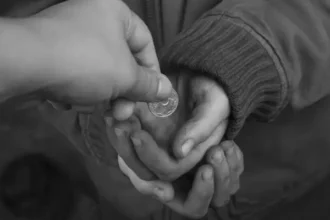 Dahsyatnya Sedekah Bulan Muharram, Salah Satu Amalan Bulan Muharram yang Wajib Diketahui Para Umat Muslim!