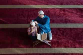 7 Cara Ajarkan Nilai Tauhid pada Anak, Lahirkan Generasi Rabbani!