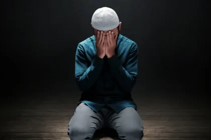 7 Keutamaan Shalat Taubat, Muslim Wajib Tahu!