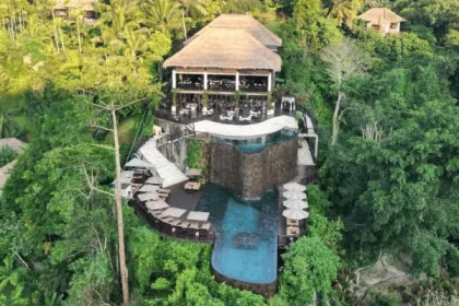 5 Hotel dengan Kolam Renang Infinity yang Menakjubkan di Indonesia