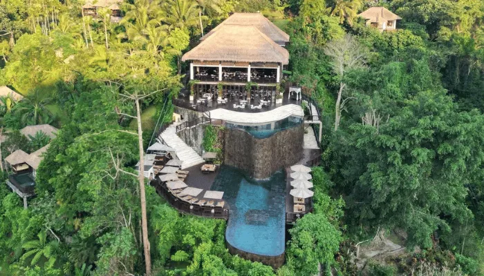 5 Hotel dengan Kolam Renang Infinity yang Menakjubkan di Indonesia