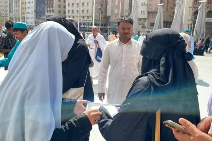 Sedekah Nasi Baitullah: Sekotak Nasi untuk Para Tamu Allah