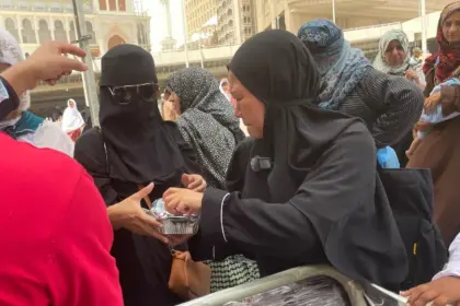 Sedekah Nasi Baitullah merupakan program dari Yayasan Alfatihah yang sukses berjalan. Program ini menjembatani banyak orang yang mau beramal atau bersedekah langsung di Mekkah.