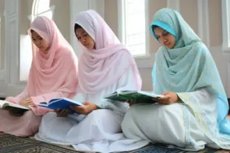 4 Pesan Rasulullah untuk Perempuan Akhir Zaman, Yuk Pahami!