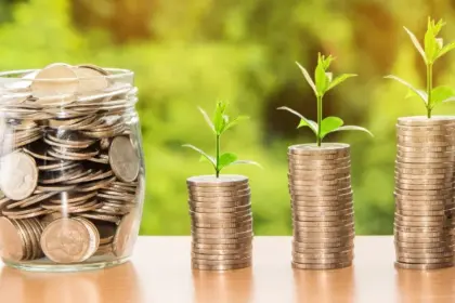 8 Sumber Pintu Rezeki Menurut Islam Beserta Dalilnya: Diraih dengan Usaha dan Doa