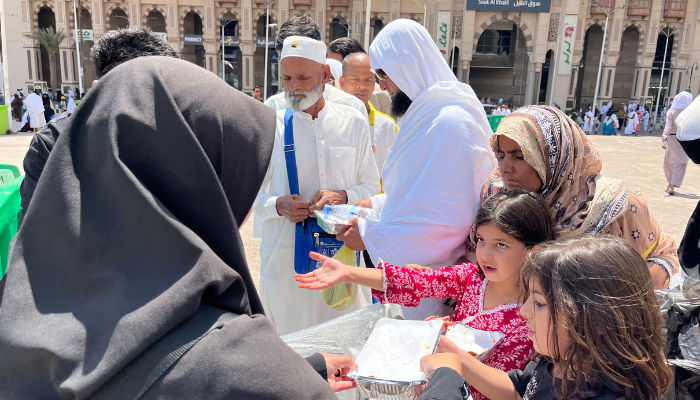 Melalui Progam Sedekah Nasi Baitullah, Yayasan Alfatihah Berhasil Distribusikan 100 Porsi Nasi