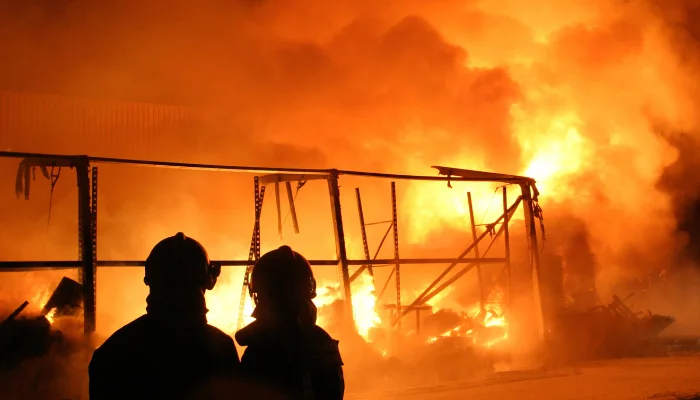 Menjarah di Tengah Kekacauan dan Kerusuhan, Bagaimana Hukumnya dalam Islam?