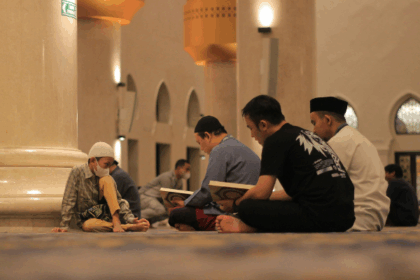 Hukum Memutus Silaturahmi Menurut Islam, Benarkah Menjadi Golongan Ahli Neraka?