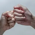 Memutus Tali Silaturahmi Sesama Muslim? Inilah 6 Dampaknya!