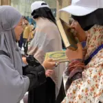 Sedekah Mushaf Baitullah: 400 Al Quran Terdistribusi untuk Jamaah Umrah di Sekitar Masjidil Haram