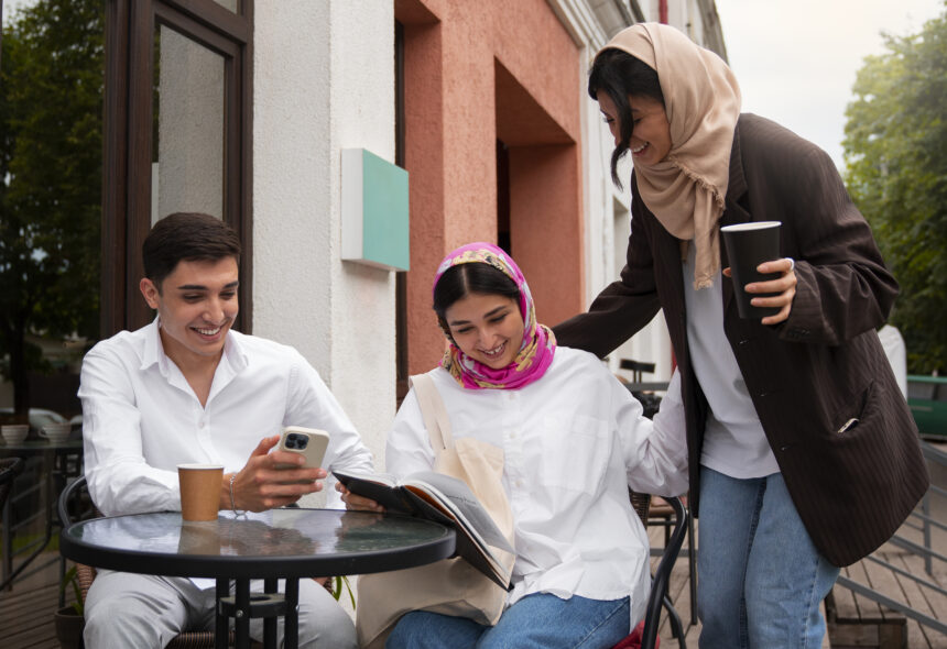 Adab Bermedia Sosial Menurut Islam yang Wajib Diketahui Muslim agar Tetap Menjaga Akhlak dan Keimanan