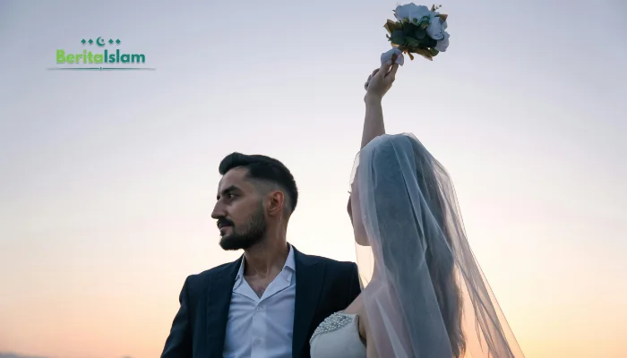 “Sebelum Janur Kuning Melengkung, Masih Bisa Menikung”: Apakah Diperbolehkan dalam Islam?