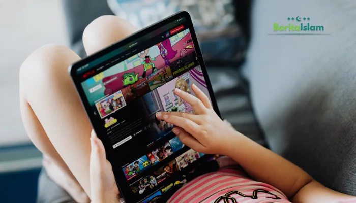 Hukum Menonton Drakor dan Drachin Sampai Marathon Semua Episode, Bagaimana Menurut Pandangan Islam?