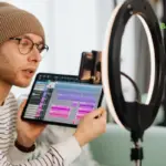 Menonton Video Mukbang Saat Bulan Puasa, Bagaimana Hukumnya dalam Islam? 