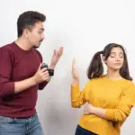 Haruskan Menasehati Teman yang Sudah Tahu Larangan Pacaran?