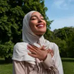 Dalam Islam, kesendirian bukan aib dan bukan pula tanda kegagalan. Bagi seorang muslimah, jomblo fisabilillah justru bisa menjadi fase yang sangat bermakna jika dijalani dengan kesadaran iman dan tujuan hidup yang jelas.