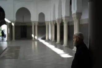 Perbedaan Masjid Zaman Nabi VS Masjid Zaman Sekarang