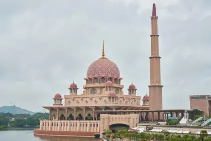 Masjid Sebagai Tempat Umat Pergi Saat Hati Lelah