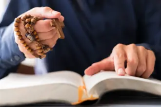 Hari Kamis dalam Islam: Saat Amalan Diperiksa dan Dosa Diampuni